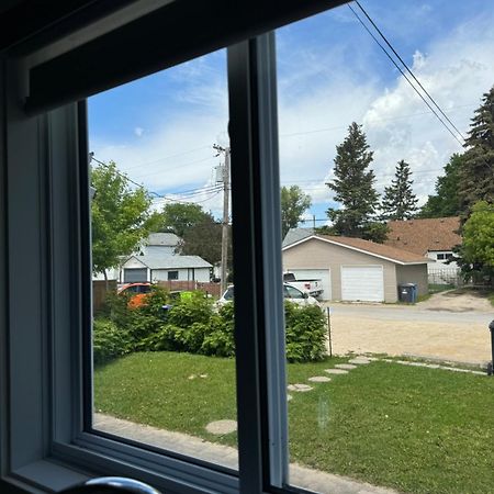 Walking Distance To St Boniface, Easy Parking Villa Winnipeg Buitenkant foto