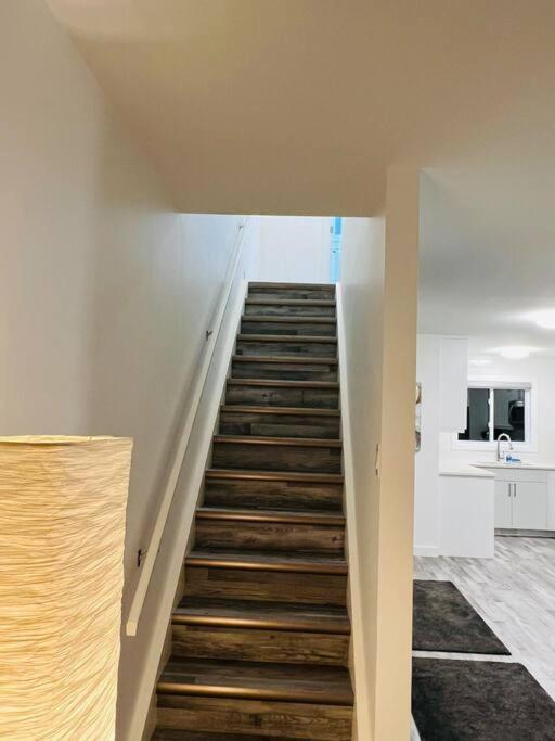 Walking Distance To St Boniface, Easy Parking Villa Winnipeg Buitenkant foto