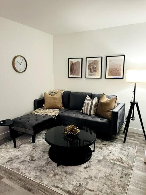 Walking Distance To St Boniface, Easy Parking Villa Winnipeg Buitenkant foto