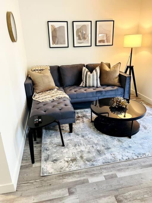 Walking Distance To St Boniface, Easy Parking Villa Winnipeg Buitenkant foto