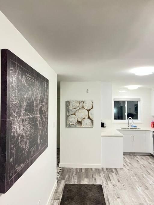 Walking Distance To St Boniface, Easy Parking Villa Winnipeg Buitenkant foto