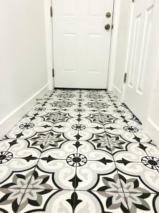 Walking Distance To St Boniface, Easy Parking Villa Winnipeg Buitenkant foto